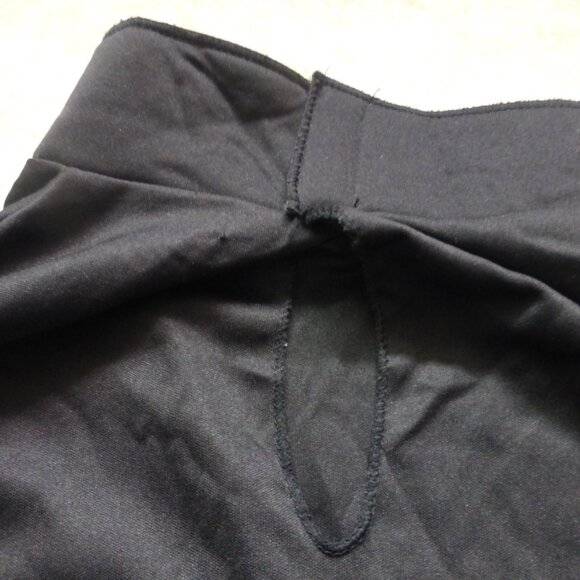 SPIRIT HALLOWEEN Men's Priest costume - Picture 7 of 14